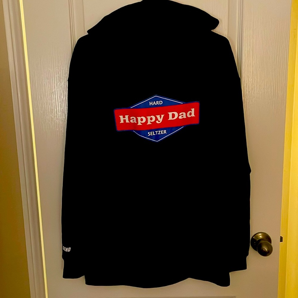 “HAPPY DAD” sweatshirt